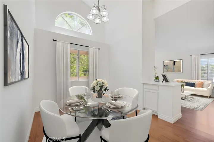 Virtually staged dining room