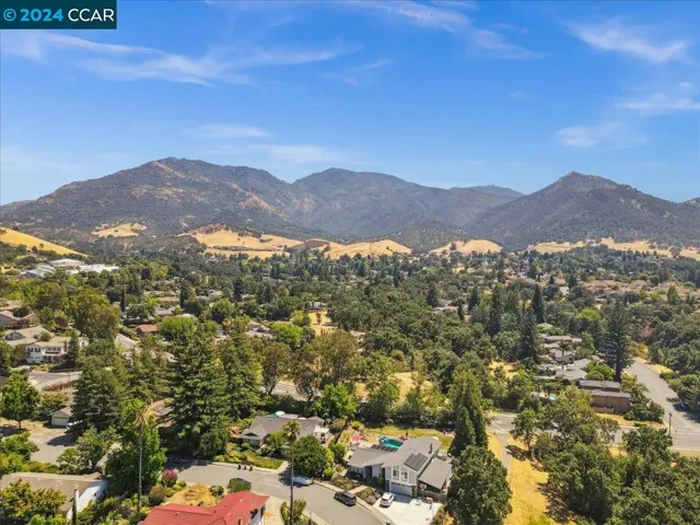 527 Hamburg Cir, Clayton, California 94517