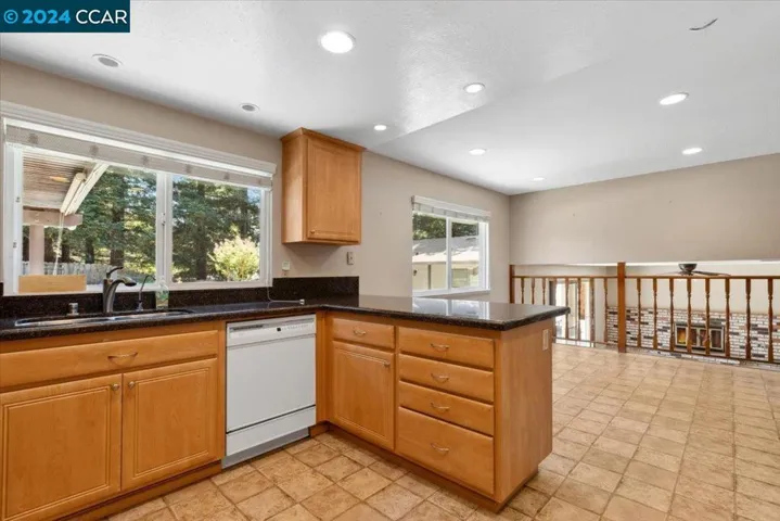Kitchen and breakfast nook