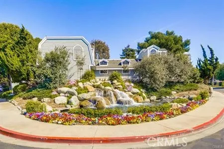 20081 Waterford Lane 102, Huntington Beach, California 92646