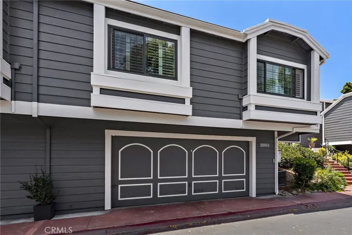 20081 Waterford Lane 102, Huntington Beach, California 92646