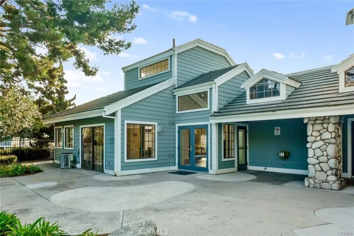 20081 Waterford Lane 102, Huntington Beach, California 92646