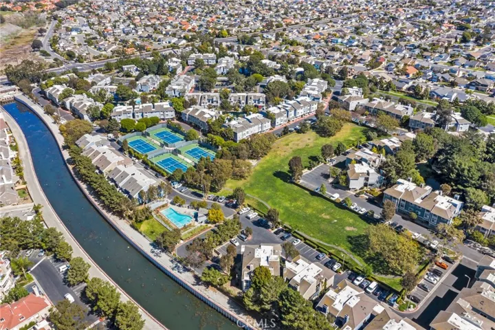 20081 Waterford Lane 102, Huntington Beach, California 92646