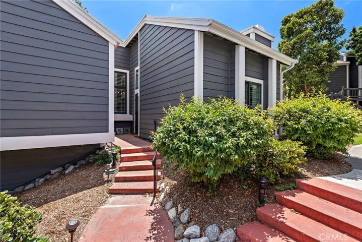 20081 Waterford Lane 102, Huntington Beach, California 92646