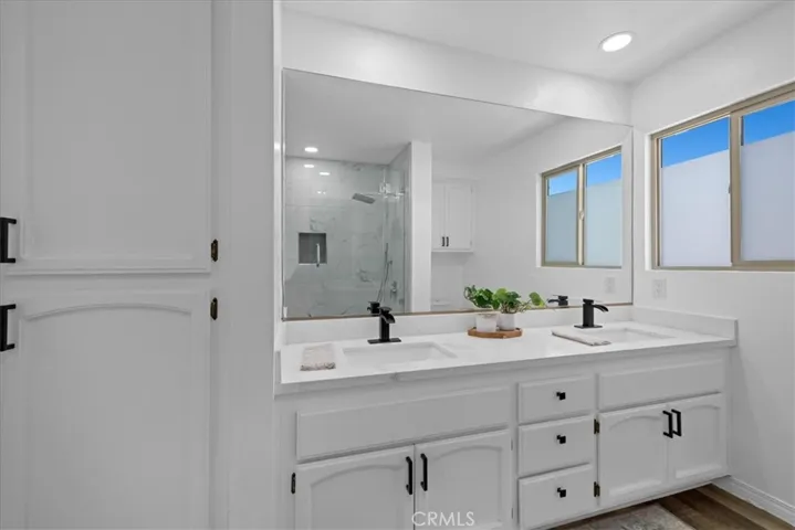 2103 Nelson Avenue A, Redondo Beach, California 90278