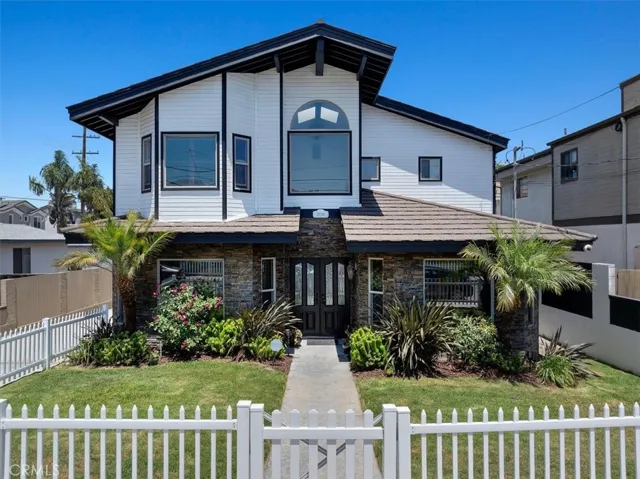 2103 Nelson Avenue A, Redondo Beach, California 90278