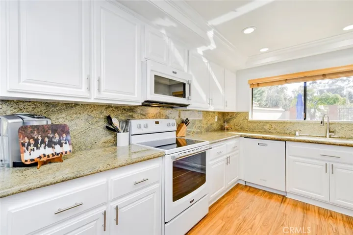 5192 Duenas, Laguna Woods, California 92637