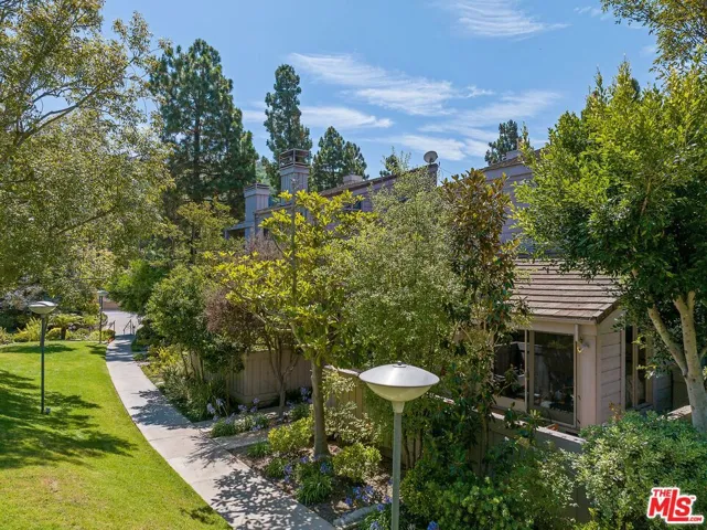 1307 Palisades Drive, Pacific Palisades, California 90272