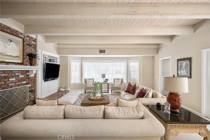 12191 Browning Avenue, North Tustin, California 92705