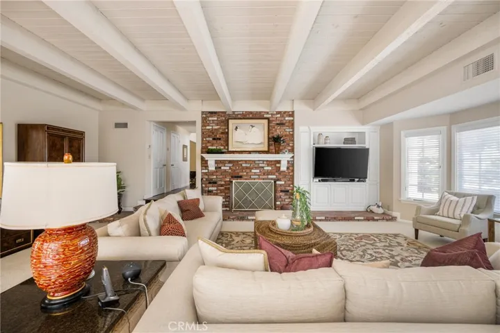 12191 Browning Avenue, North Tustin, California 92705