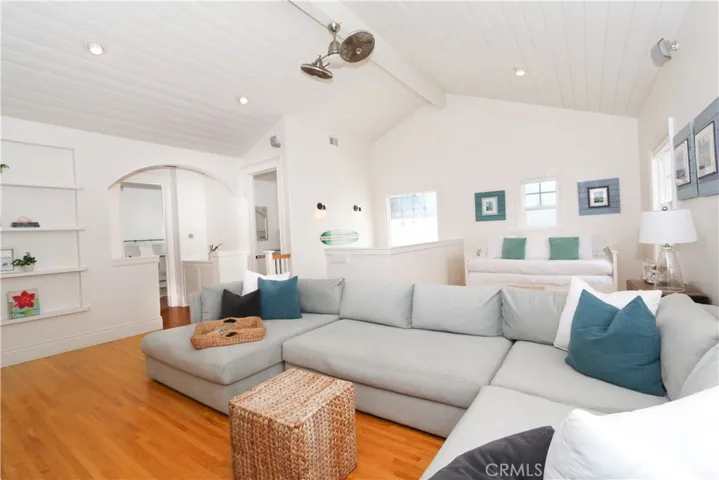 213 Lincoln Avenue, Huntington Beach, California 92648
