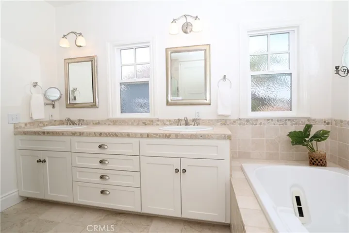 Upstairs Master Bath