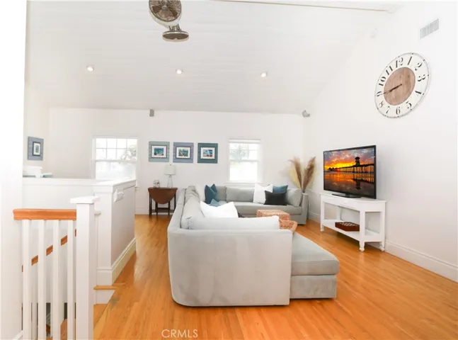 213 Lincoln Avenue, Huntington Beach, California 92648