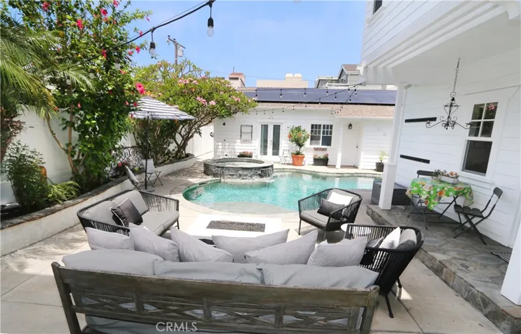 213 Lincoln Avenue, Huntington Beach, California 92648