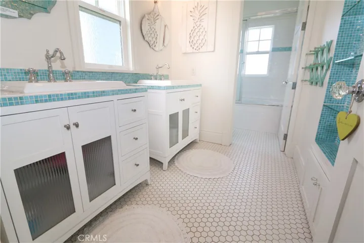 213 Lincoln Avenue, Huntington Beach, California 92648