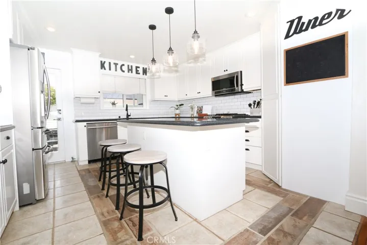 213 Lincoln Avenue, Huntington Beach, California 92648