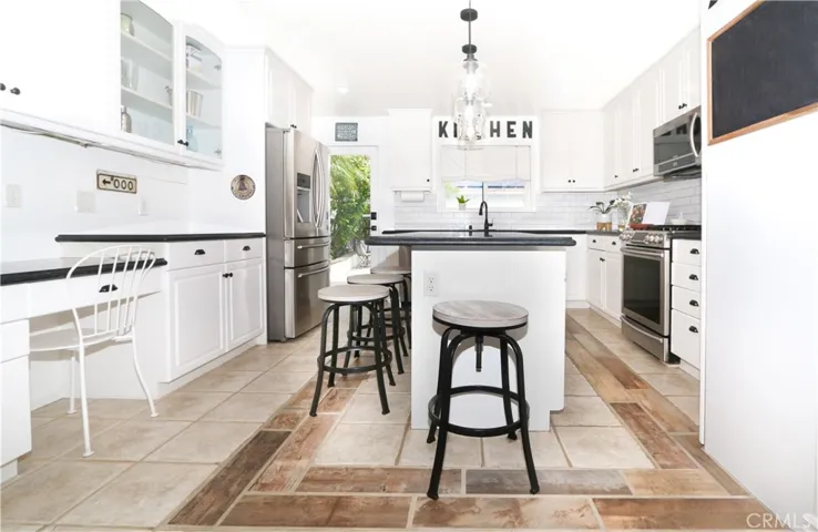 213 Lincoln Avenue, Huntington Beach, California 92648