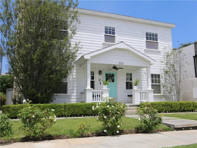 213 Lincoln Avenue, Huntington Beach, California 92648