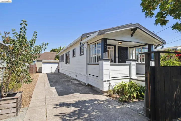 2936 Coolidge Ave, Oakland, California 94602