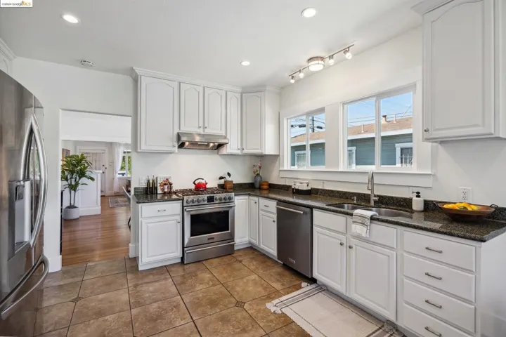 2936 Coolidge Ave, Oakland, California 94602
