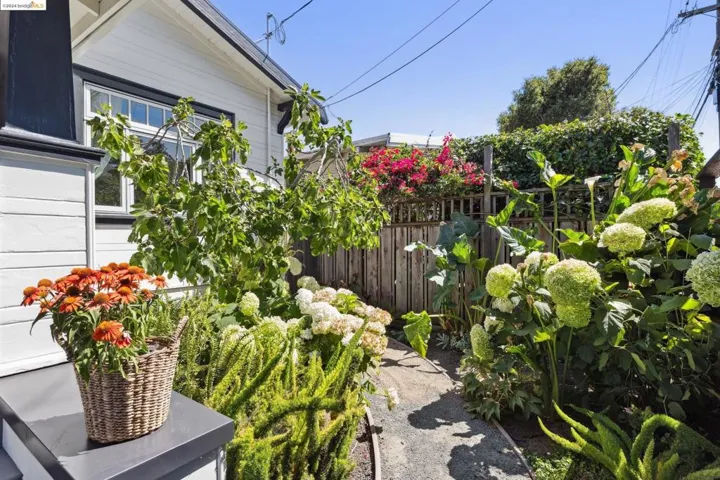 2936 Coolidge Ave, Oakland, California 94602