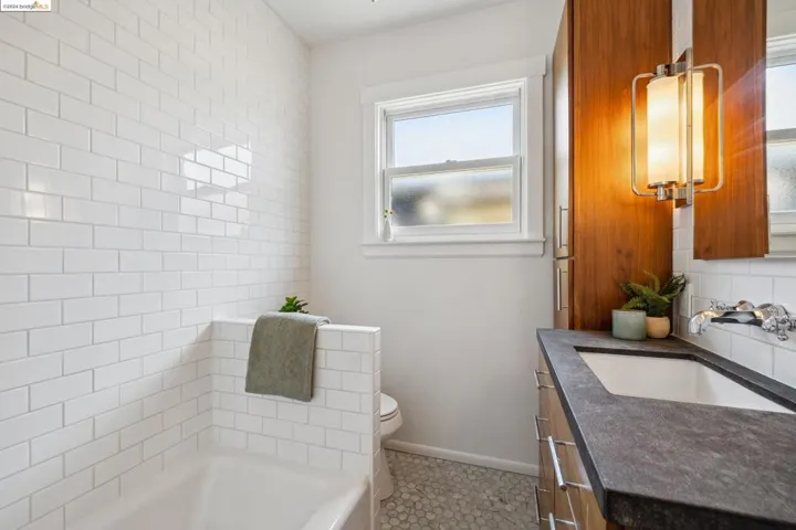 2936 Coolidge Ave, Oakland, California 94602