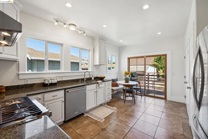 2936 Coolidge Ave, Oakland, California 94602