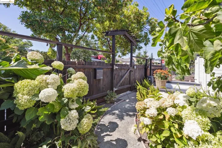 2936 Coolidge Ave, Oakland, California 94602