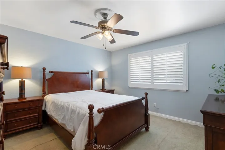 Upstairs bedroom (1)