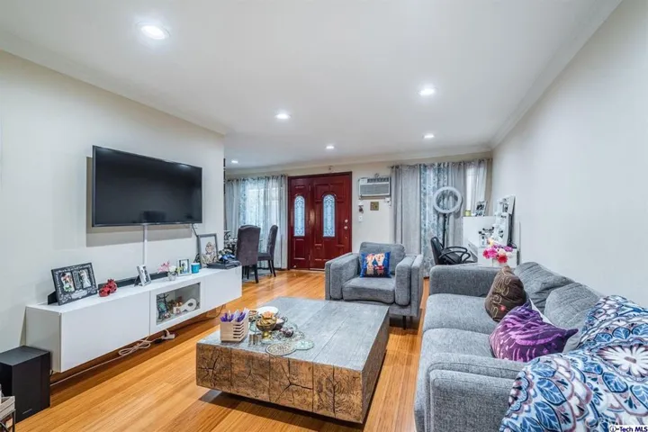 3220 Altura Avenue 133, Glendale, California 91214