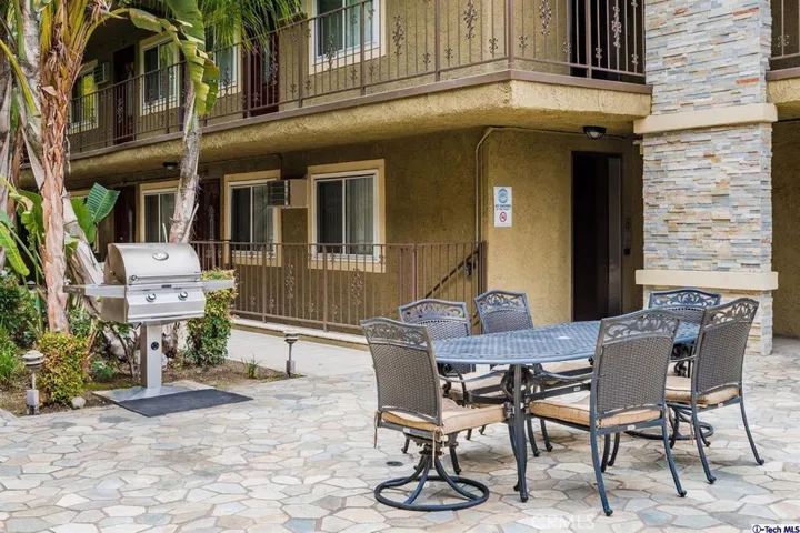 3220 Altura Avenue 133, Glendale, California 91214