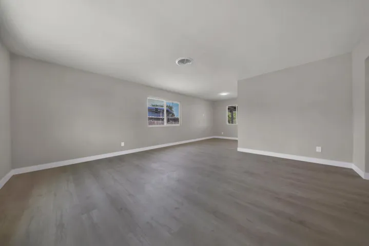 18 DINING AREA