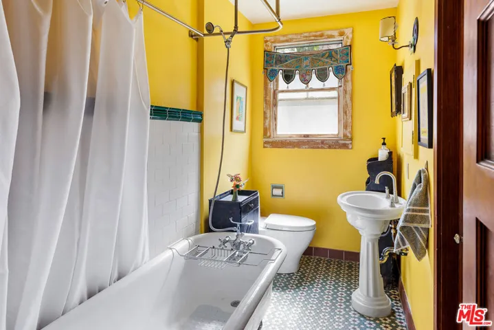 2014 Grace Avenue, Los Angeles, California 90068