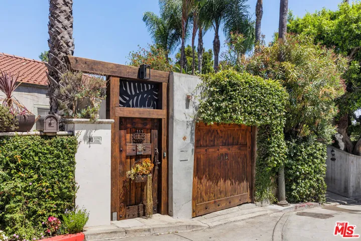 2014 Grace Avenue, Los Angeles, California 90068