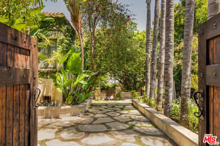 2014 Grace Avenue, Los Angeles, California 90068