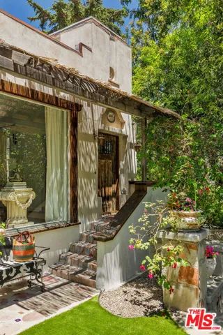 2014 Grace Avenue, Los Angeles, California 90068