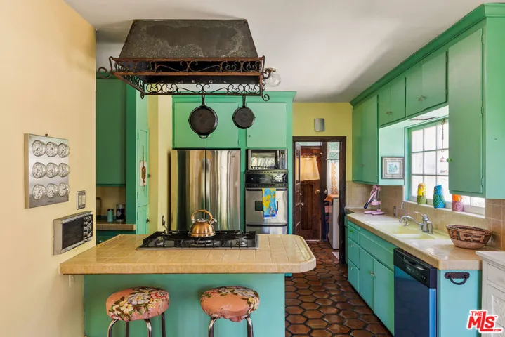 2014 Grace Avenue, Los Angeles, California 90068