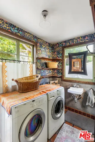 2014 Grace Avenue, Los Angeles, California 90068