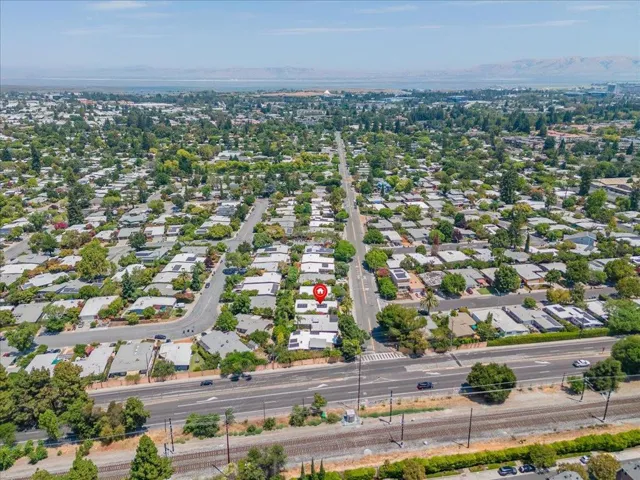 136 Thompson Avenue, Mountain View, California 94043