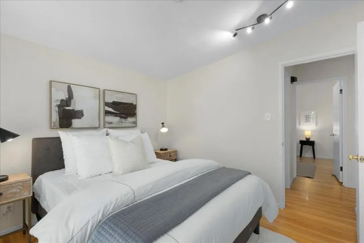 136 Thompson Avenue, Mountain View, California 94043
