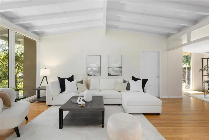136 Thompson Avenue, Mountain View, California 94043
