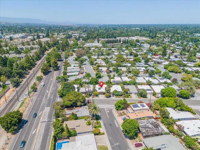 136 Thompson Avenue, Mountain View, California 94043