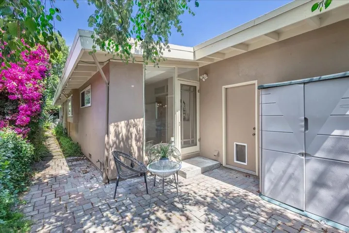 136 Thompson Avenue, Mountain View, California 94043
