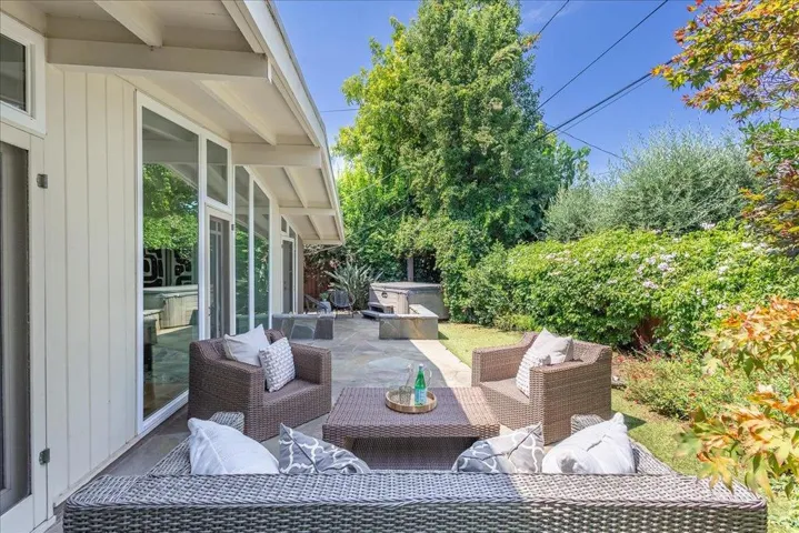 136 Thompson Avenue, Mountain View, California 94043