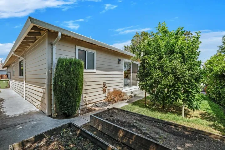 2602 Glenbriar Drive, Saratoga, California 95070