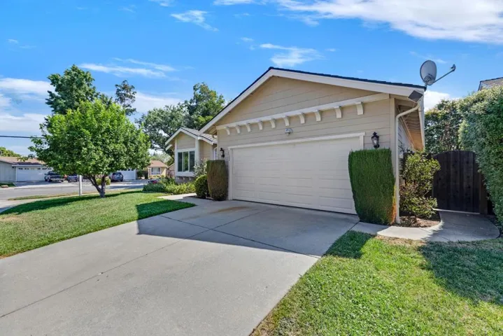 2602 Glenbriar Drive, Saratoga, California 95070