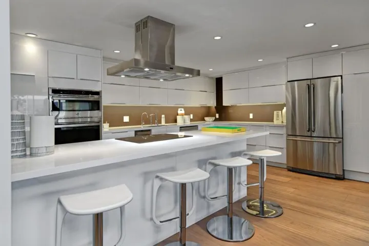 101 Alma 1004, Palo Alto, California 94301
