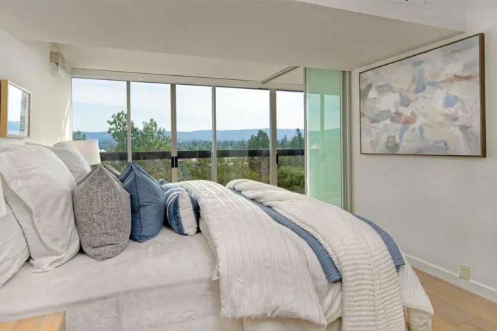 101 Alma 1004, Palo Alto, California 94301