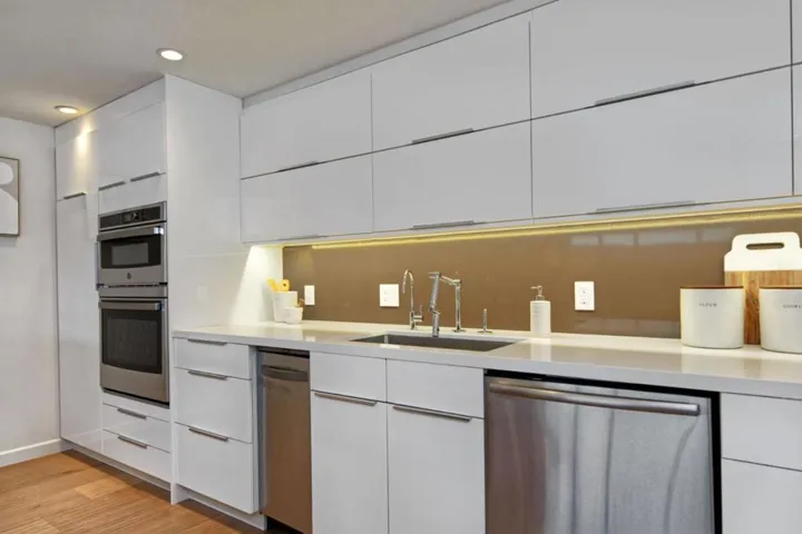 101 Alma 1004, Palo Alto, California 94301