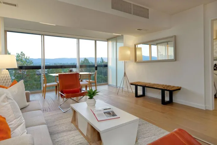 101 Alma 1004, Palo Alto, California 94301